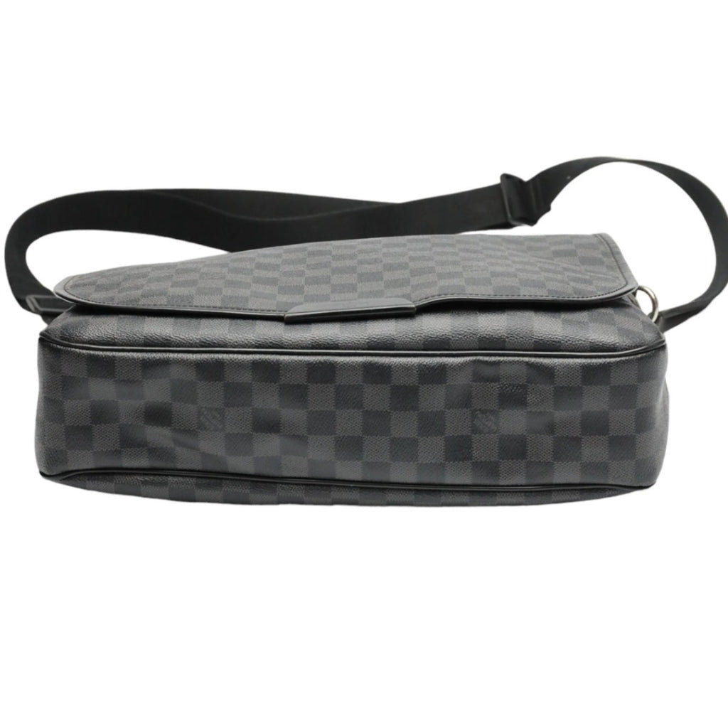 Louis Vuitton Damier Graphite Black Leather Shoulder Bag (Pre-Owned)