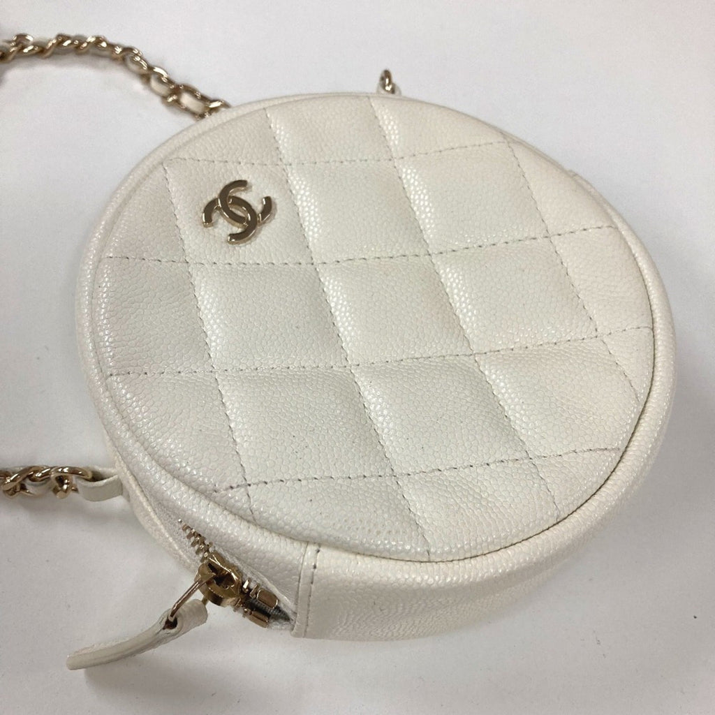 Chanel White Leather Shoulder Bag (Pre-Owned)