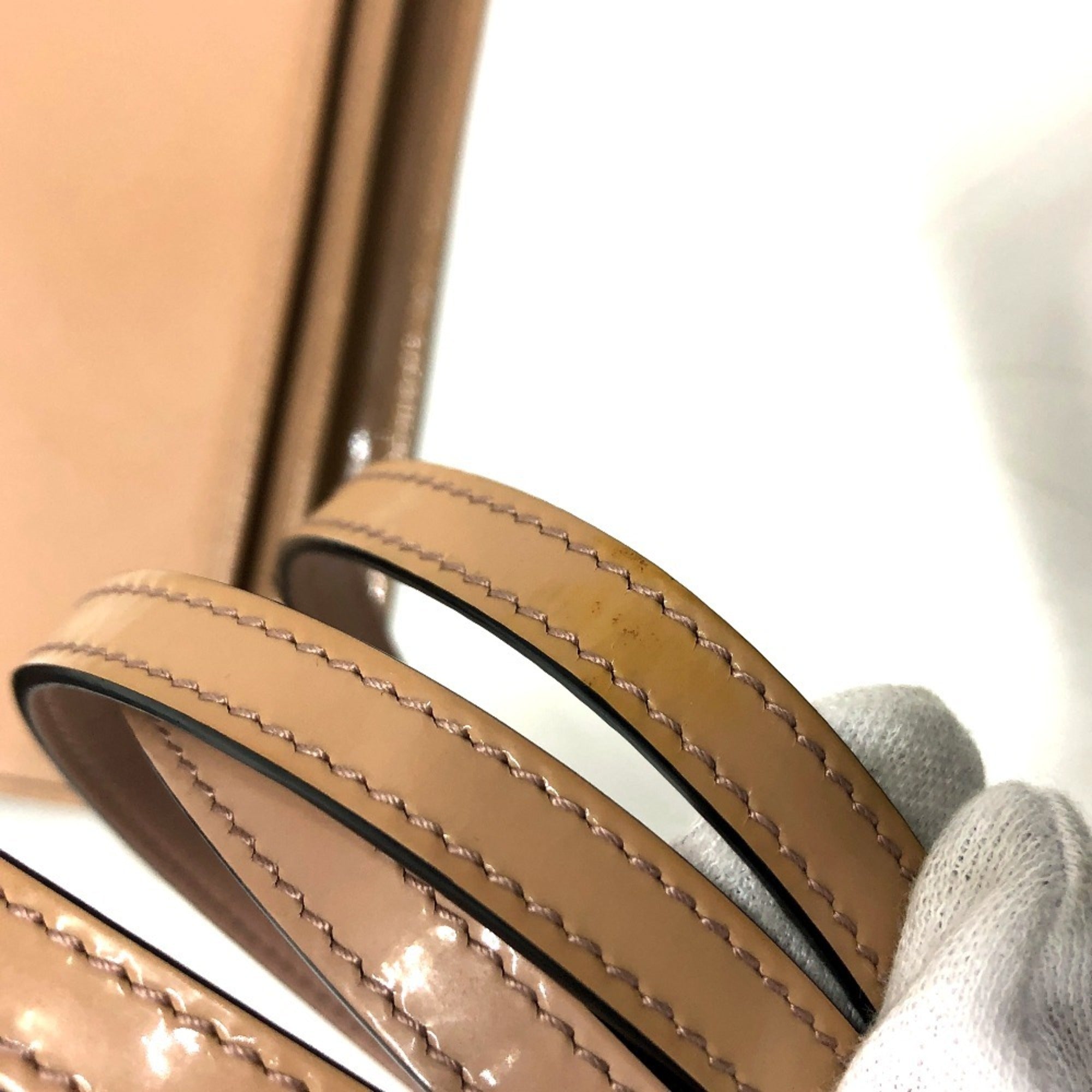 Gucci Beige Shoulder Bag (Pre-Owned)