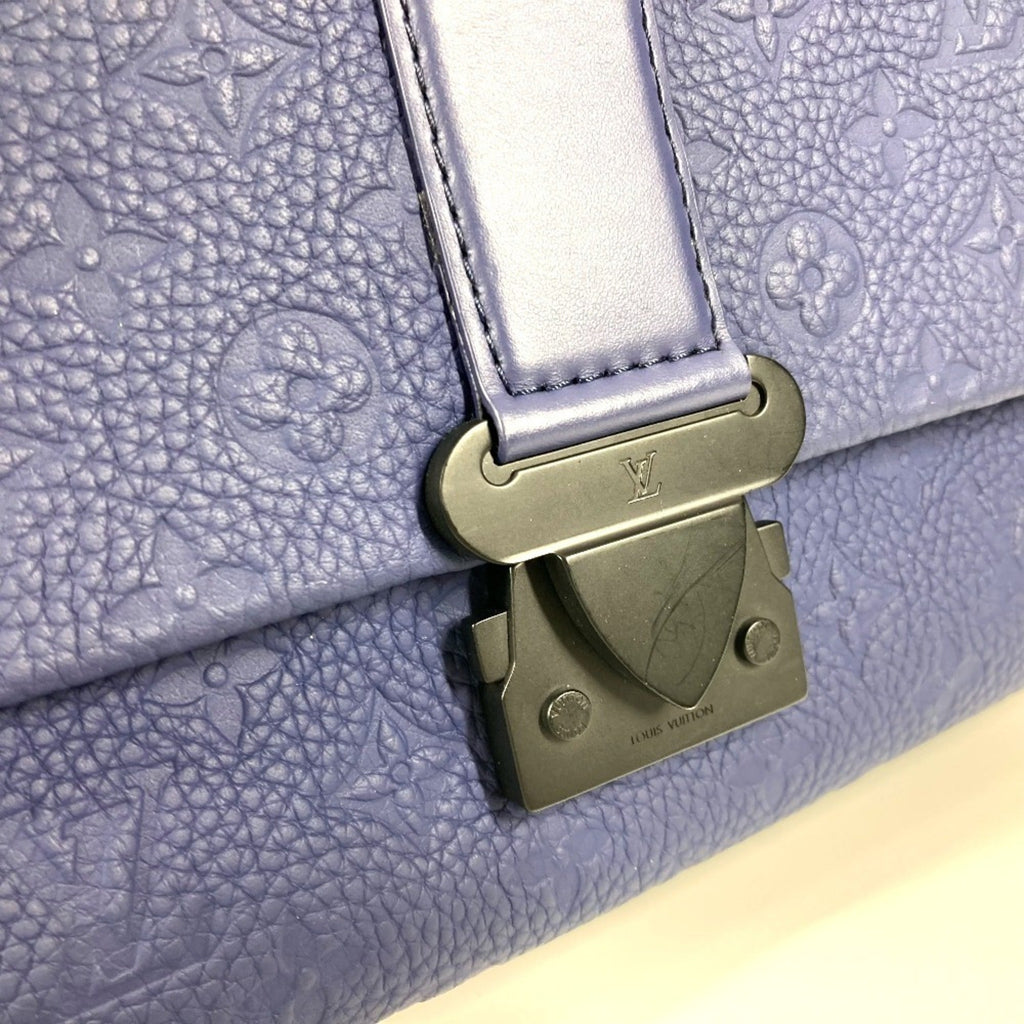 Louis Vuitton Blue Leather Shoulder Bag (Pre-Owned)