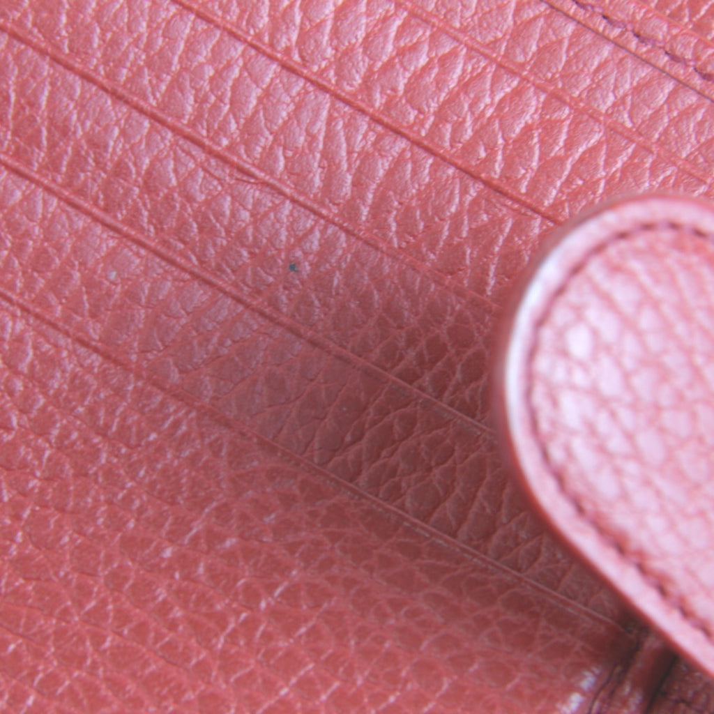Gucci Red Color Leather Wallet (Bi-Fold) (Pre-Owned)