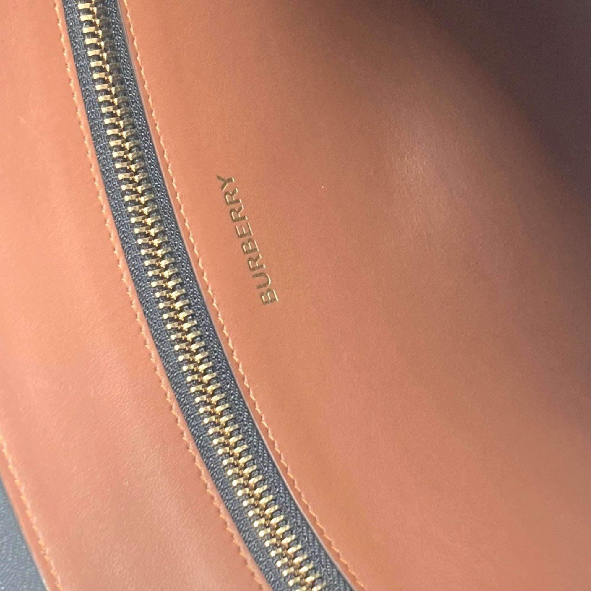 Burberry Brown Leather Canvas Clutch Bag Pouch (Pre-Owned)