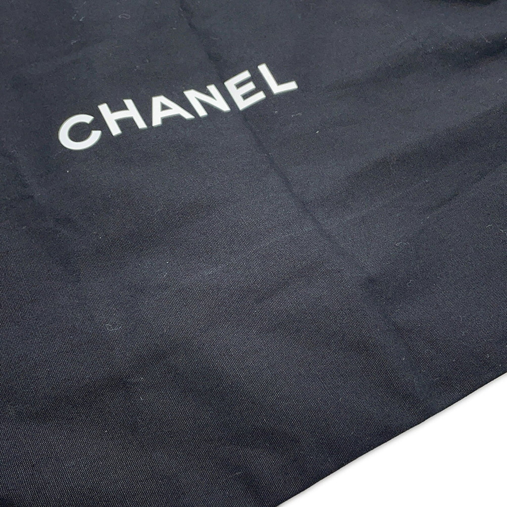 Chanel Matelasse Ivory White Leather Sling Bag (Pre-Owned)