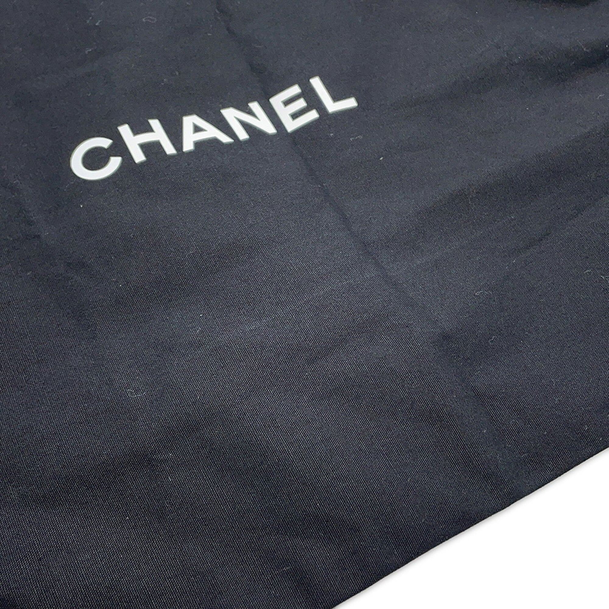 Chanel Matelasse Ivory White Leather Sling Bag (Pre-Owned)