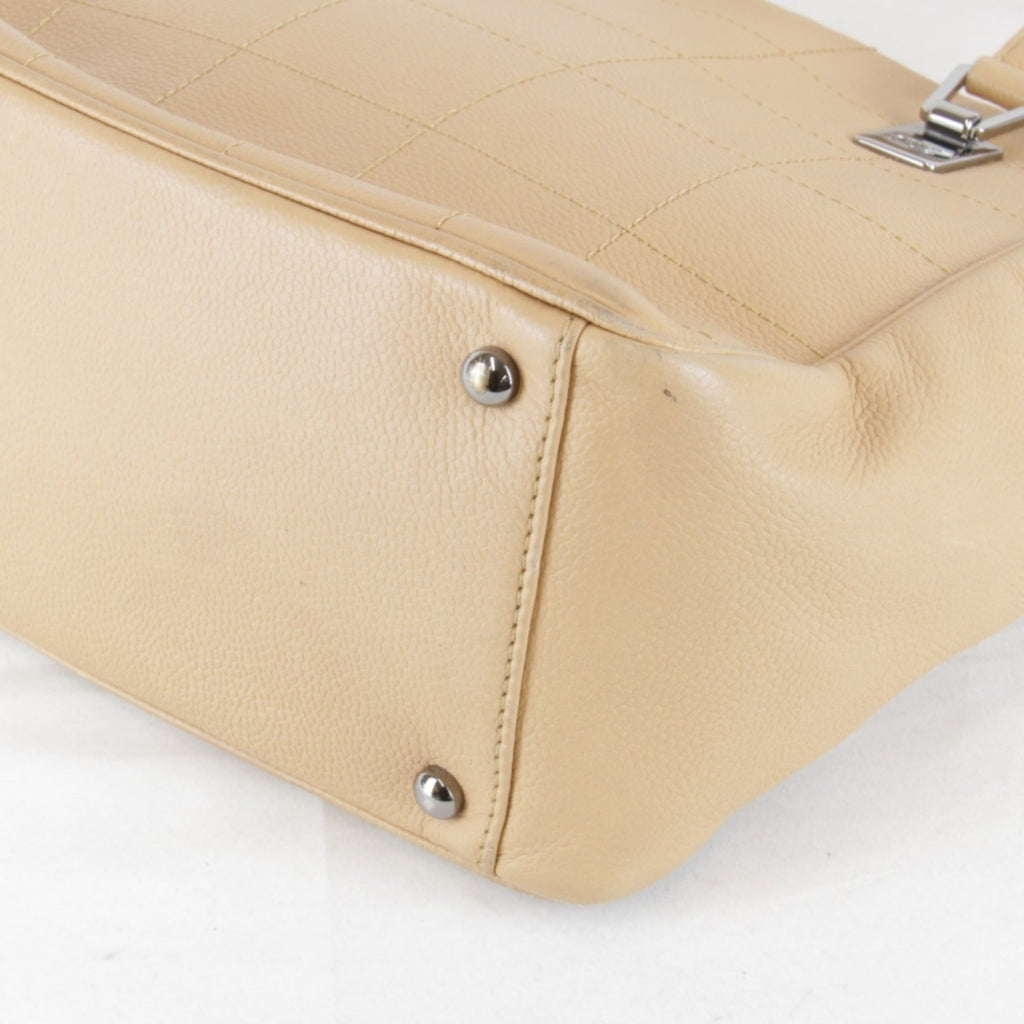 Chanel Beige Leather Tote Bag (Pre-Owned)