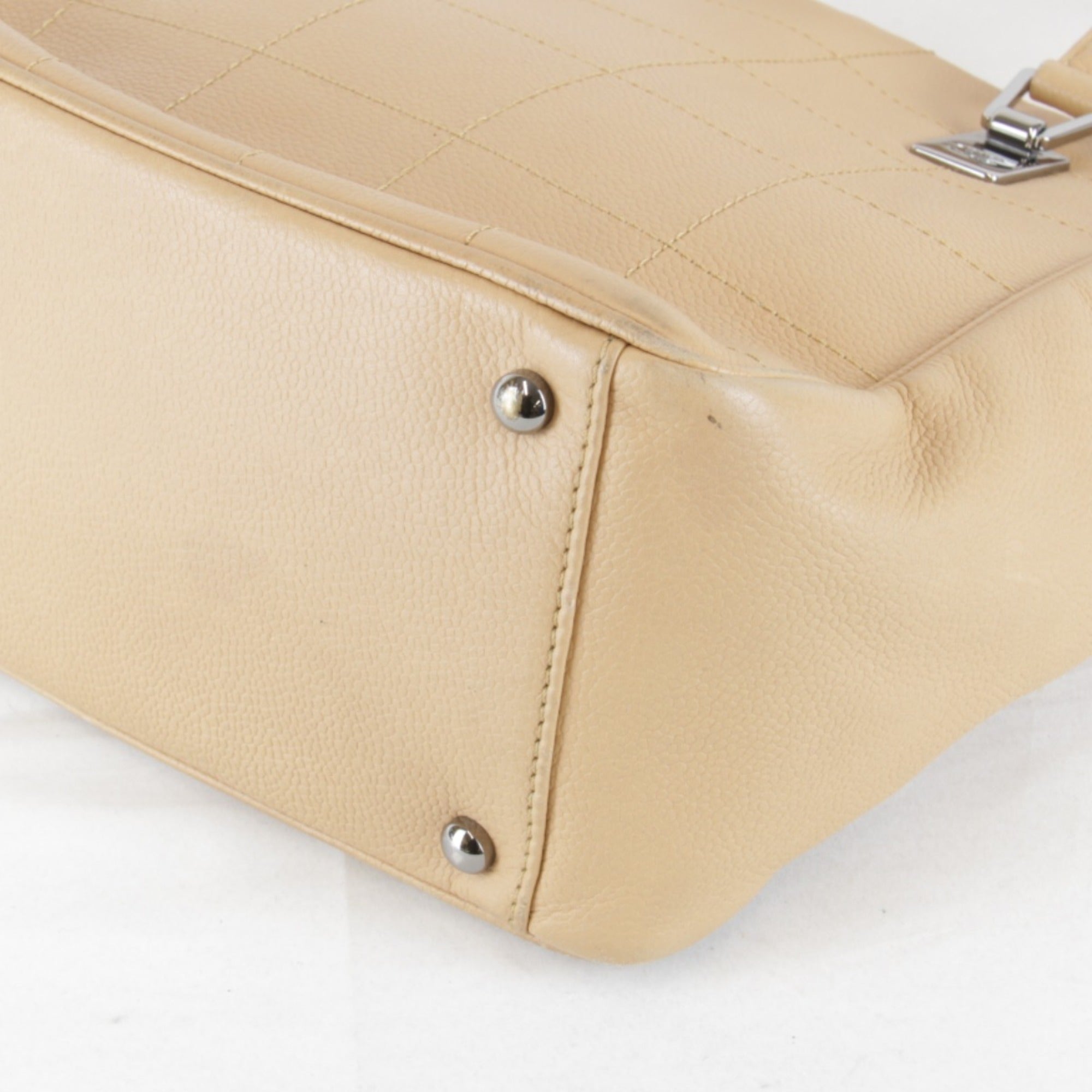 Chanel Beige Leather Tote Bag (Pre-Owned)
