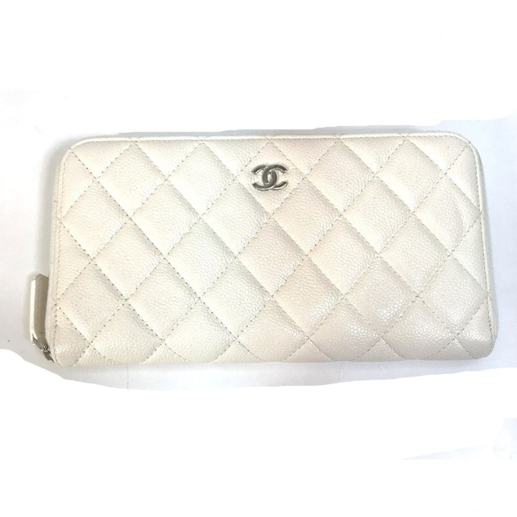 Chanel White Leather Long Wallet (Bi-Fold) (Pre-Owned)