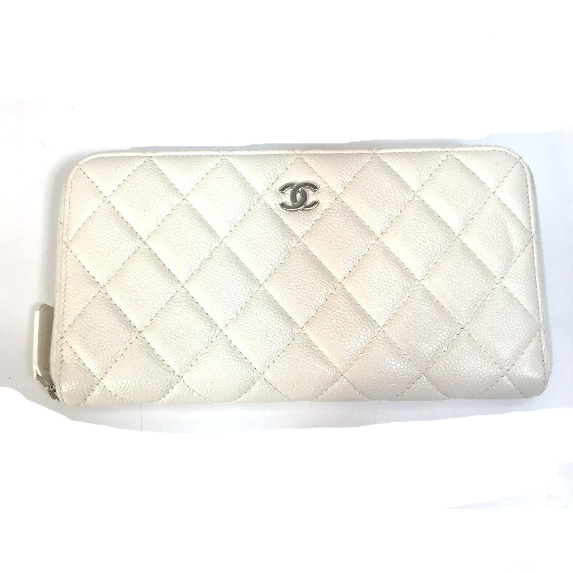 Chanel White Leather Long Wallet (Bi-Fold) (Pre-Owned)
