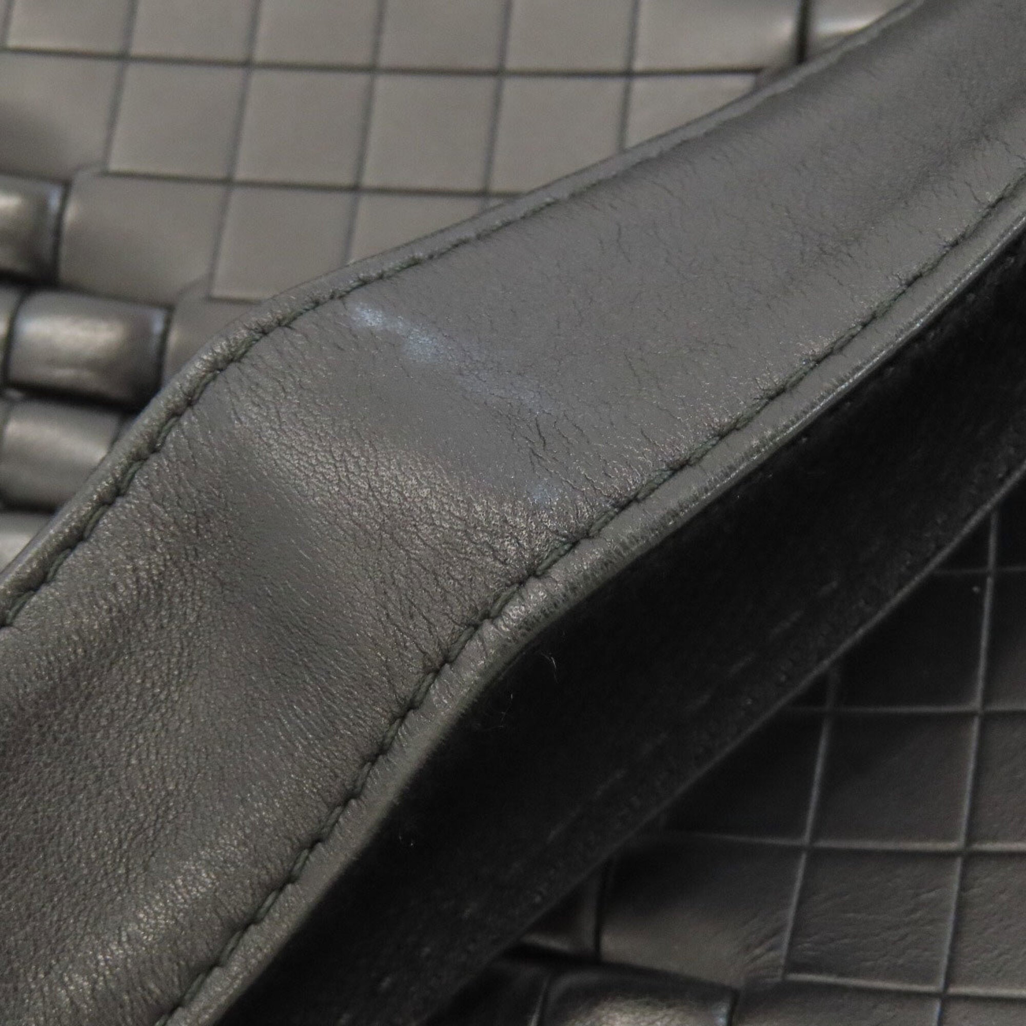 Bottega Veneta Black Leather Shoulder Bag (Pre-Owned)