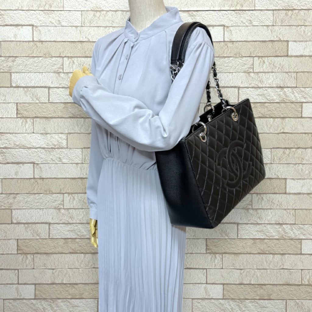 Chanel Black Caviar Leather Tote Bag (Pre-Owned)