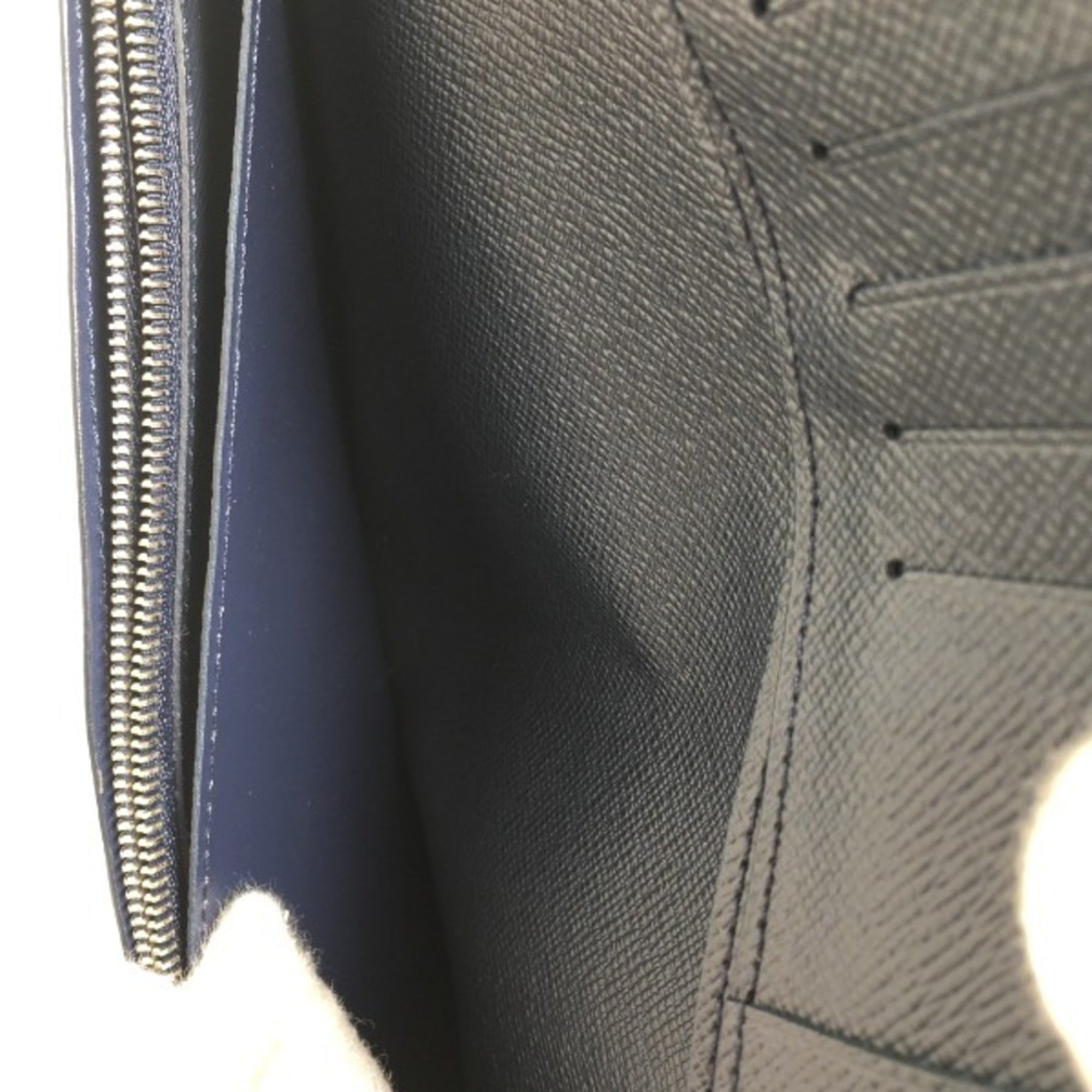 Louis Vuitton Navy Blue Epi Leather Long Wallet (Bi-Fold) (Pre-Owned)