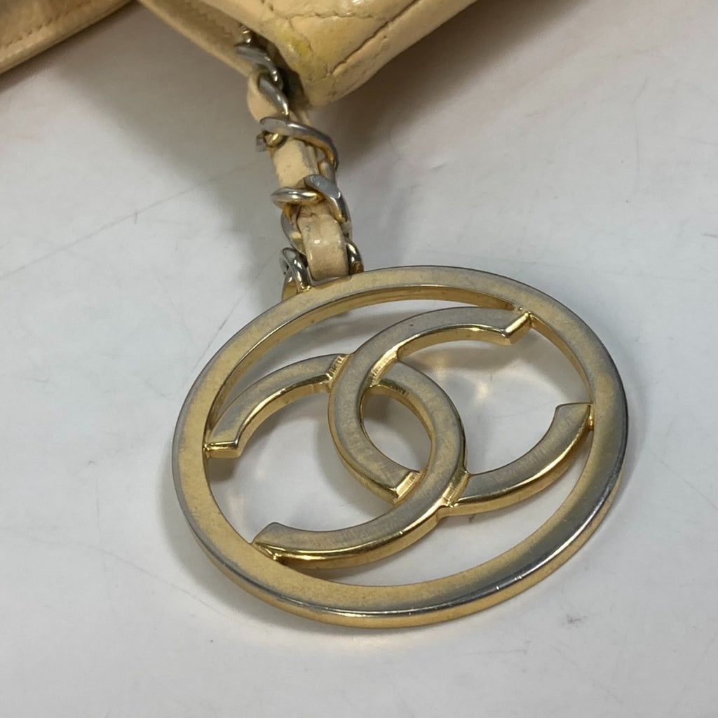 Chanel Yellow Leather Shoulder Bag (Pre-Owned)