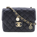 Chanel Black Leather Shoulder Bag (Pre-Owned)