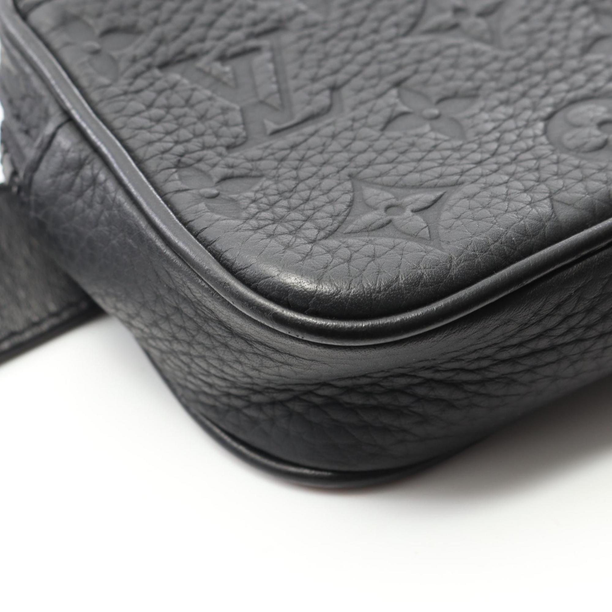 Louis Vuitton Black Noir Leather Fanny Pack Pochette (Pre-Owned)