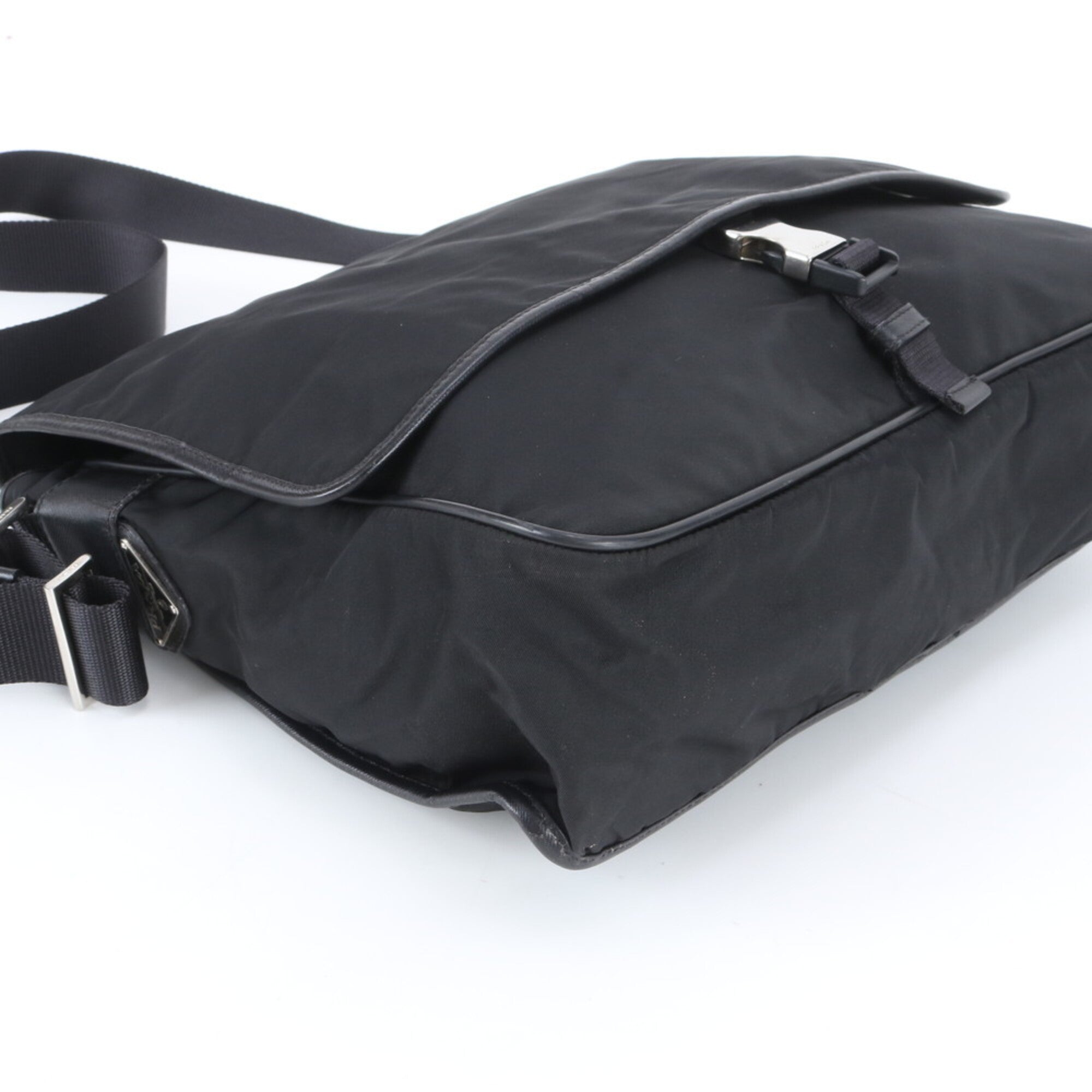 Prada Black Nylon Leather Shoulder Bag (Pre-Owned)