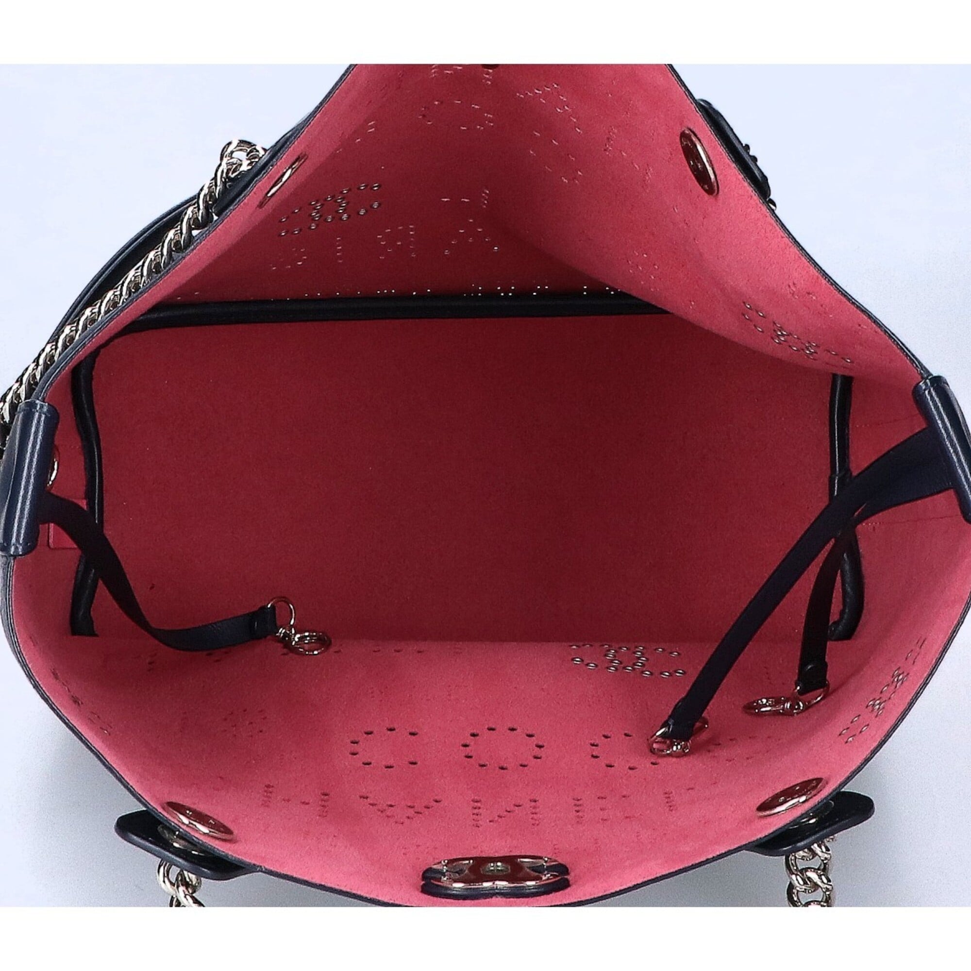 Chanel Navy Leather Handbag (Pre-Owned)