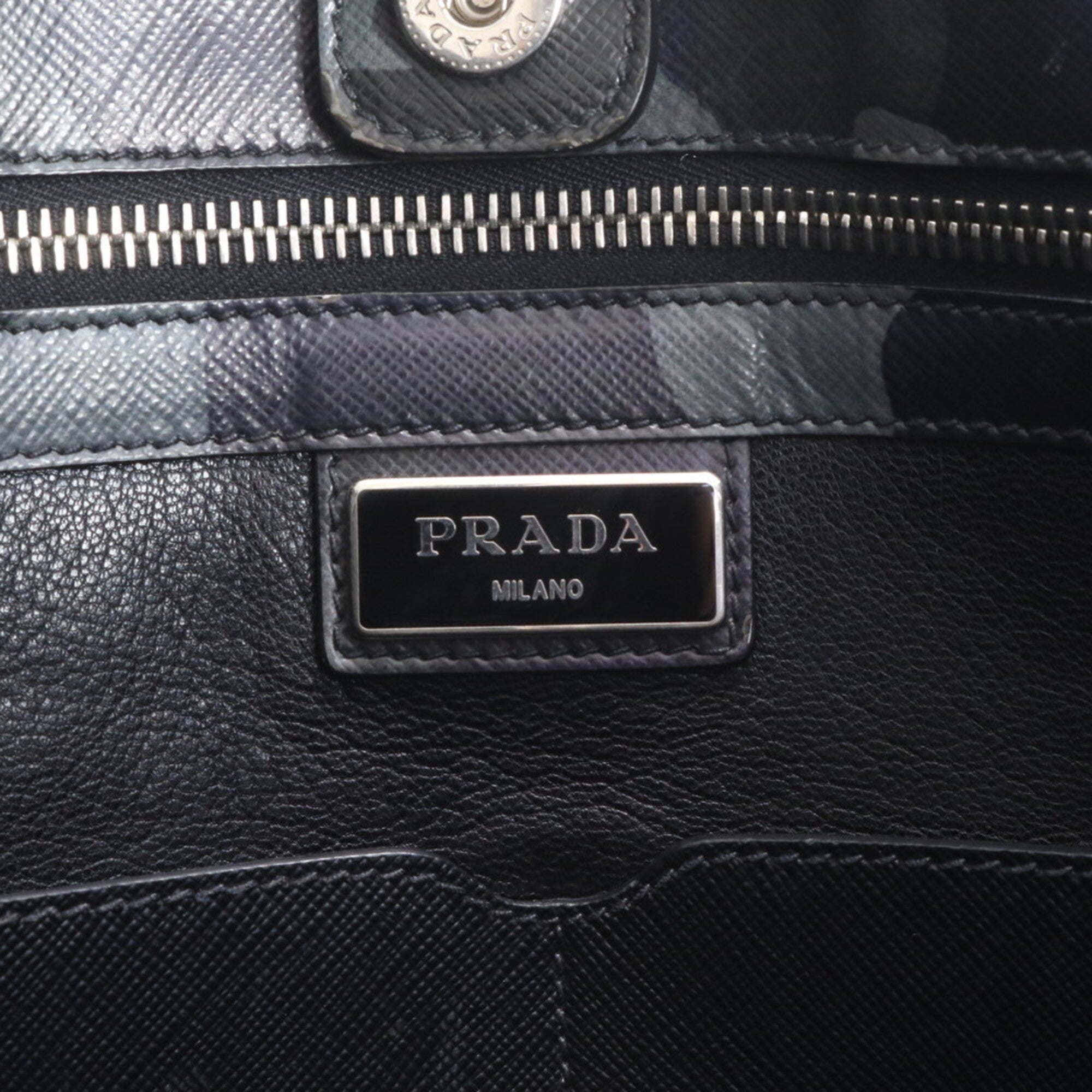 Prada Black Leather Shoulder Bag Tote Bag (Pre-Owned)