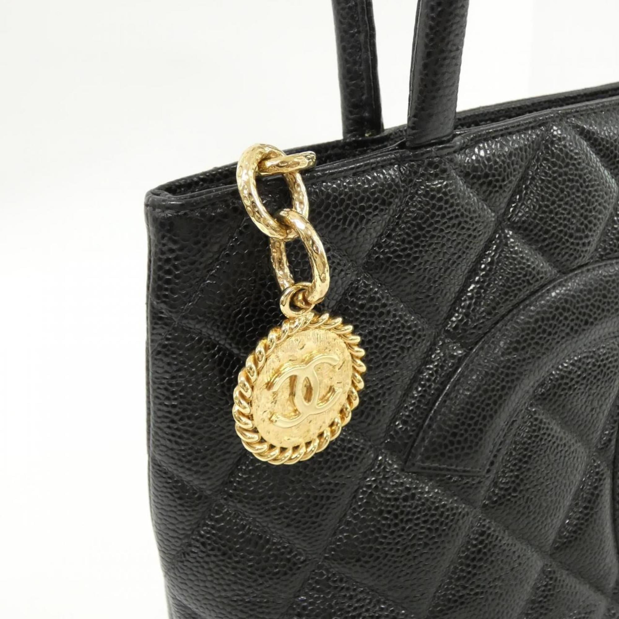 Chanel Black Grained Calfskin Handbag (Pre-Owned)