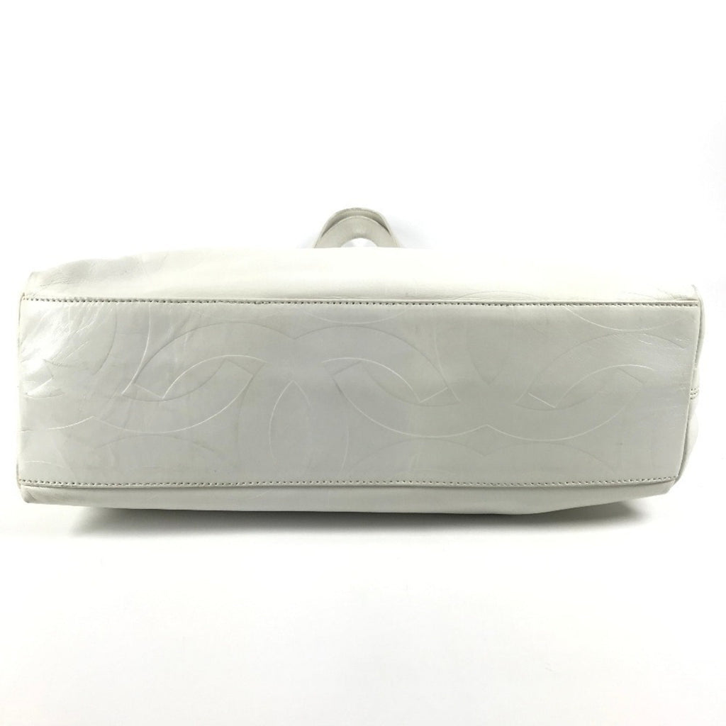 Chanel White Leather Shoulder Bag Tote Bag (Pre-Owned)