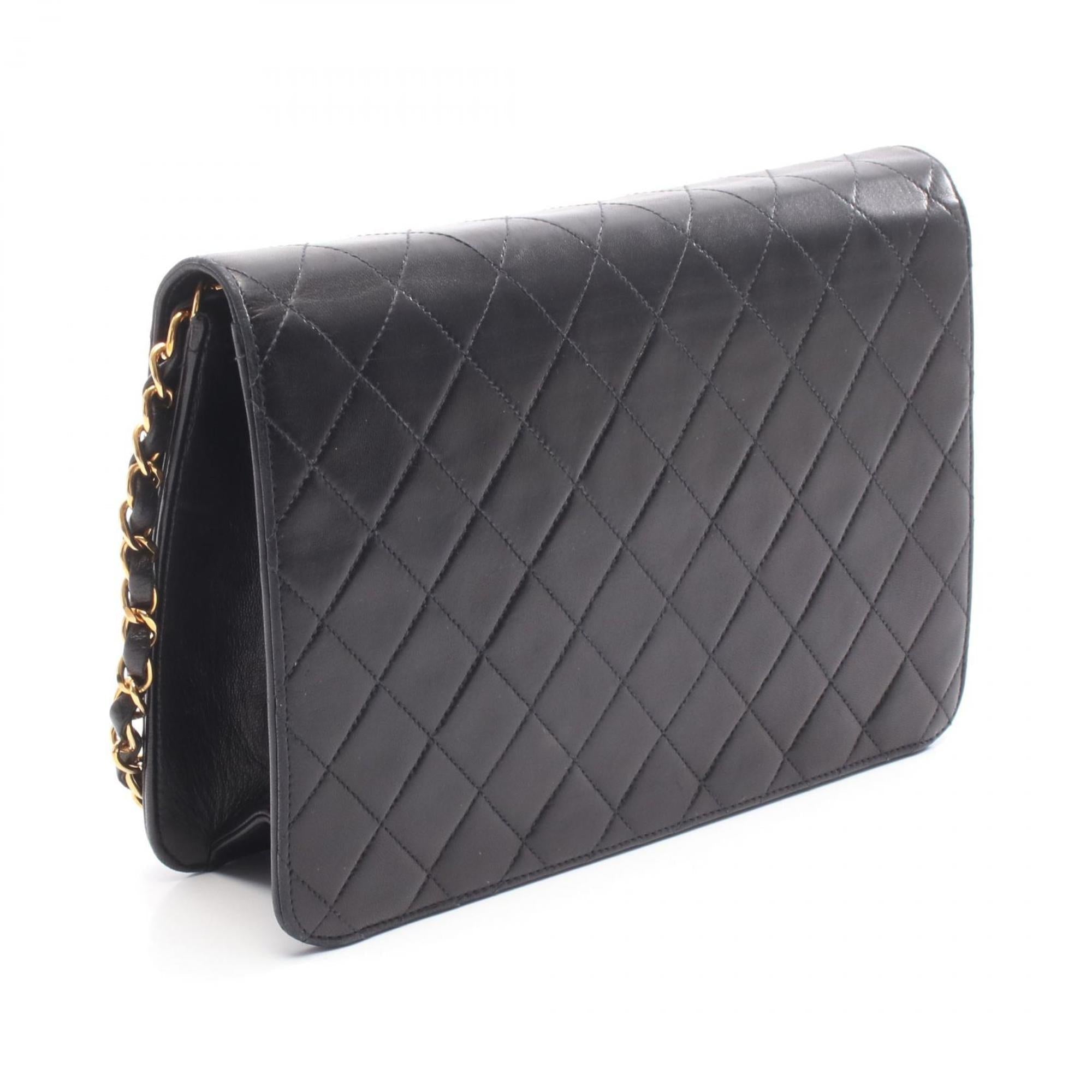 Chanel Black Leather Shoulder Bag (Pre-Owned)