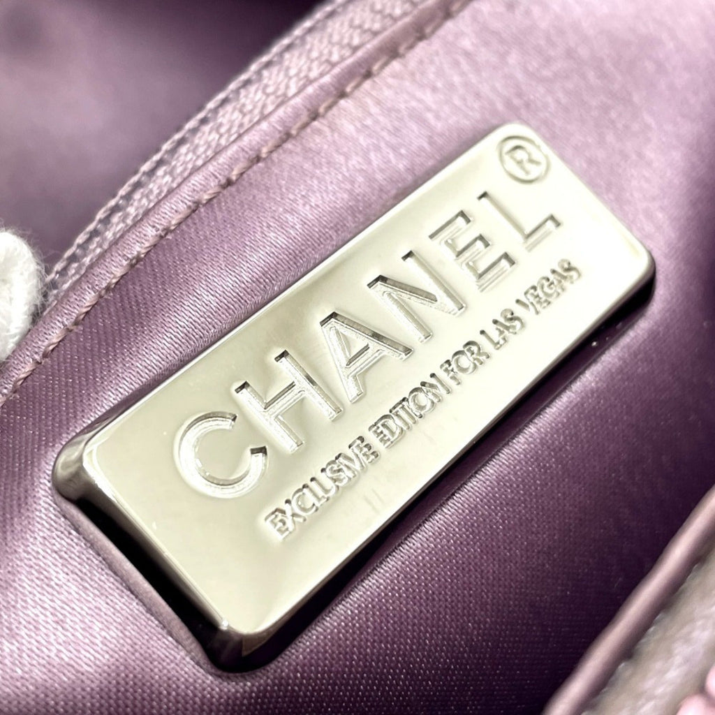 Chanel Pink Suede Shoulder Bag (Pre-Owned)