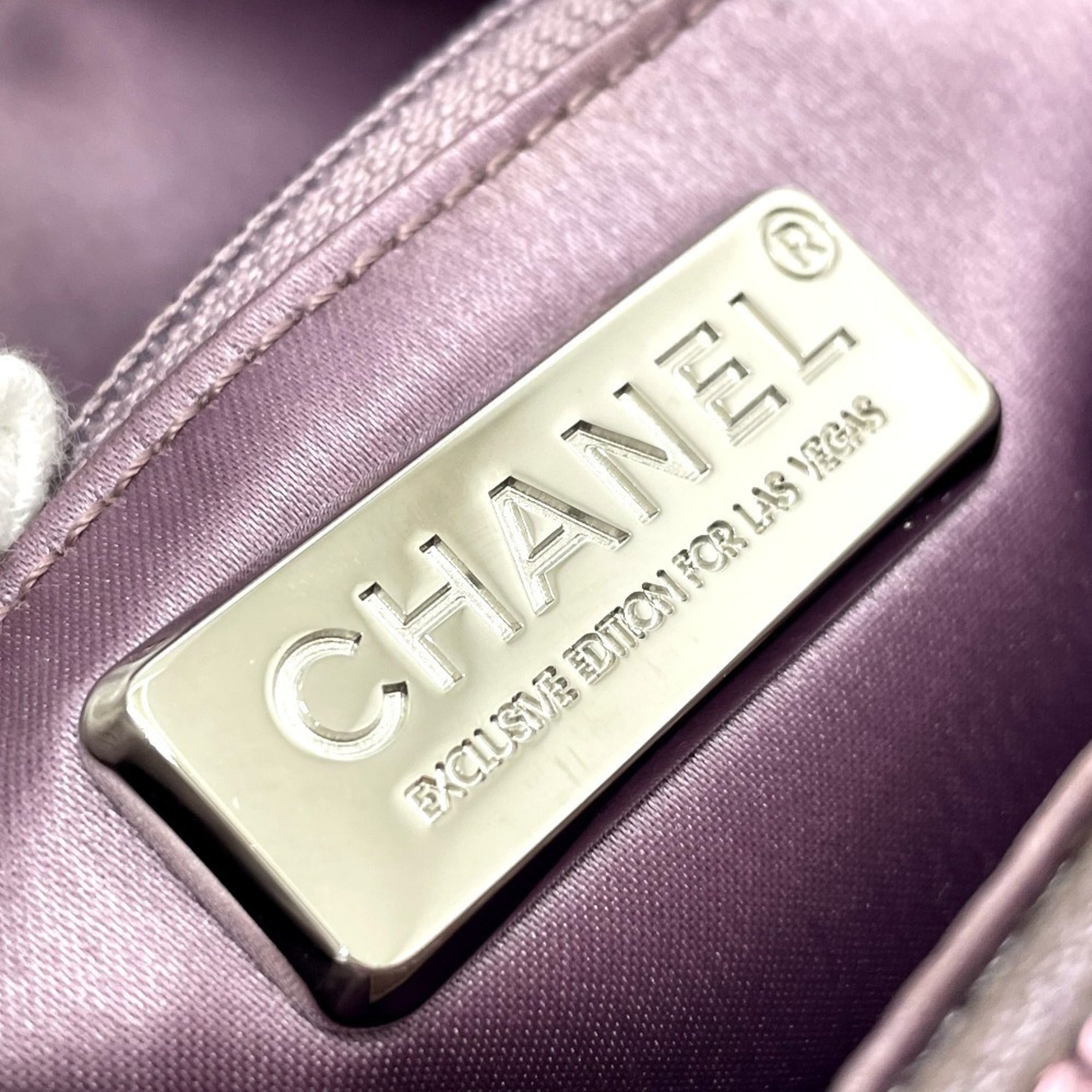 Chanel Pink Suede Shoulder Bag (Pre-Owned)