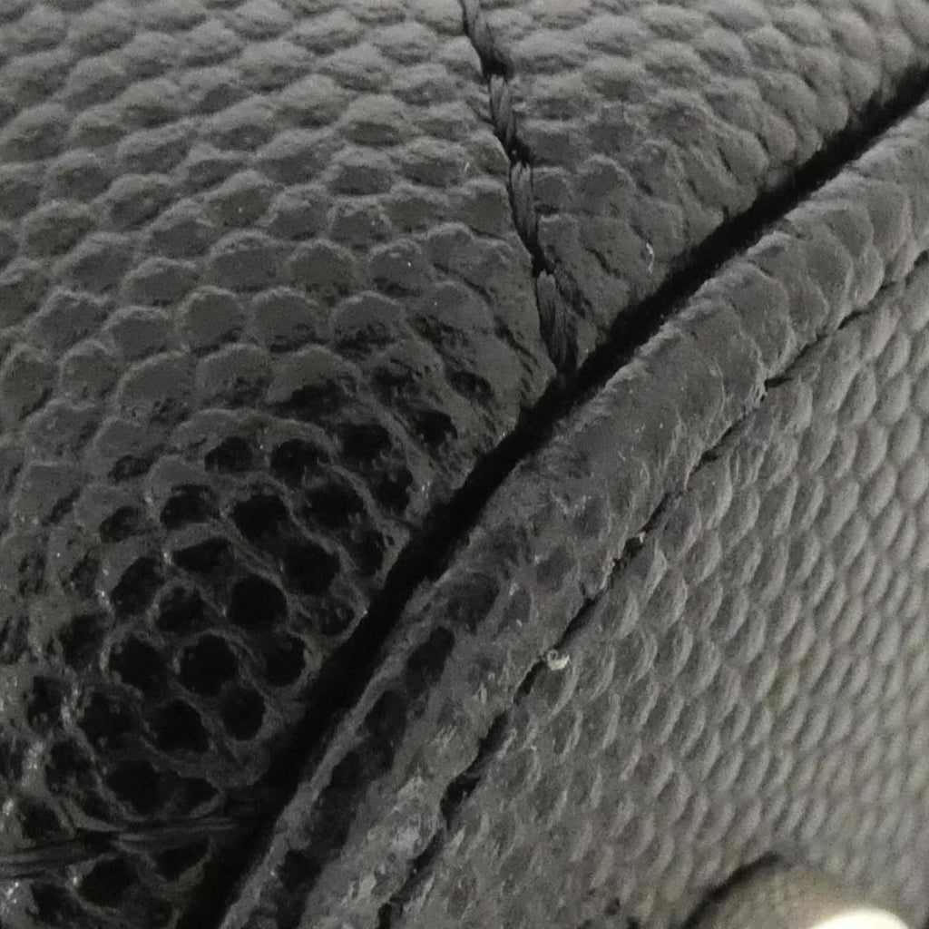 Chanel Black Grained Calfskin Shoulder Bag (Pre-Owned)