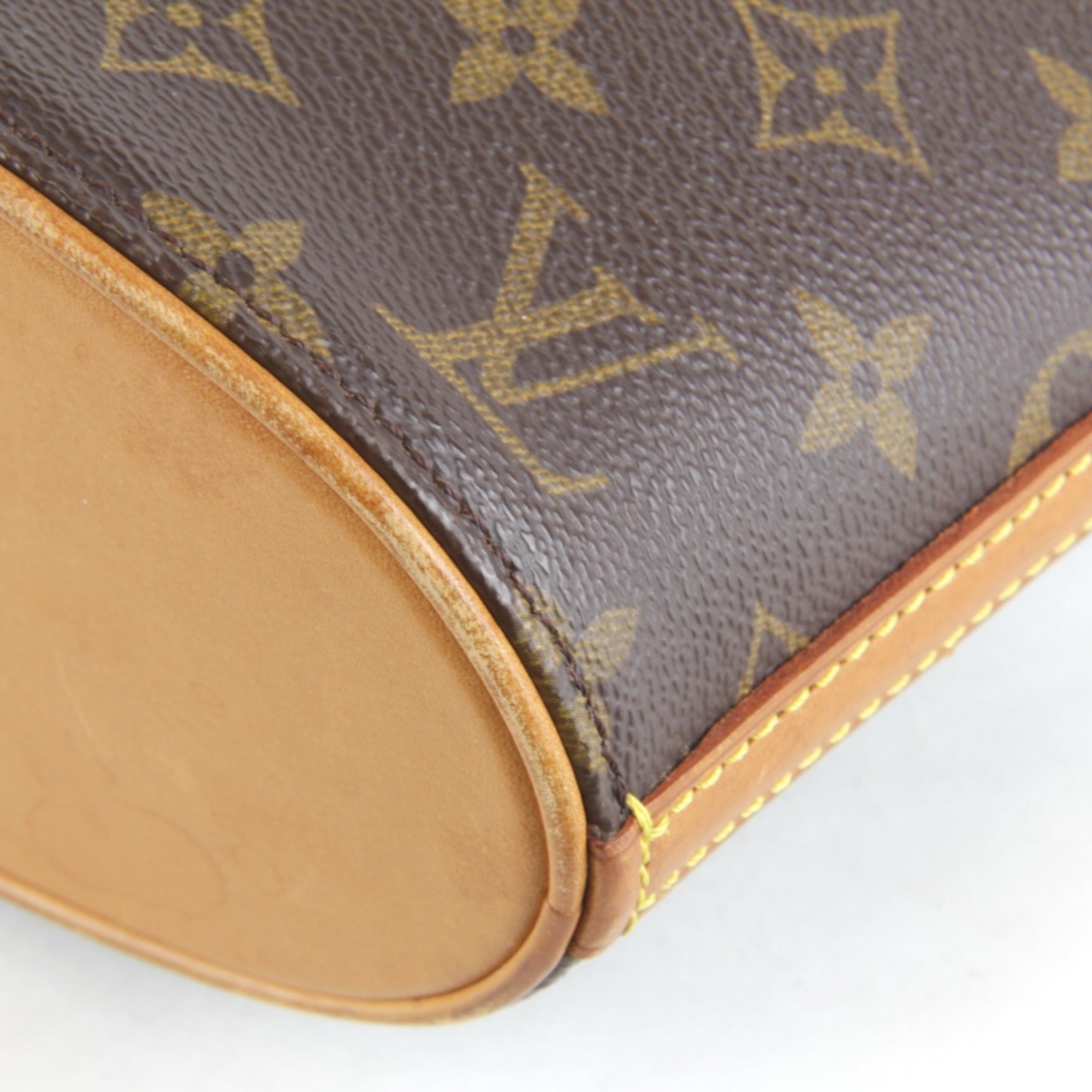 Louis Vuitton Brown Monogram Shoulder Bag (Pre-Owned)