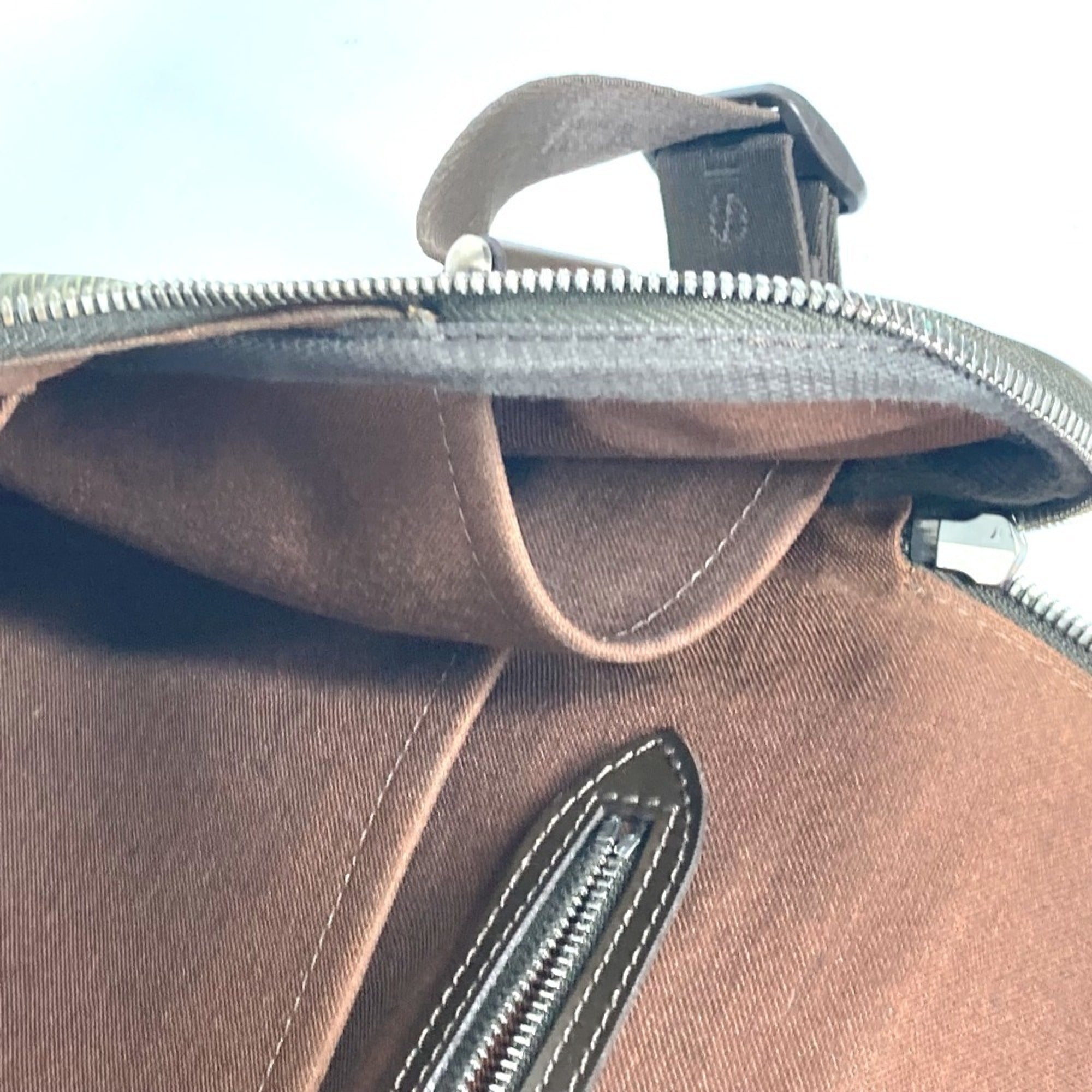 Louis Vuitton Brown Taiga Leather Nylon Messenger Bag Shoulder Bag (Pre-Owned)