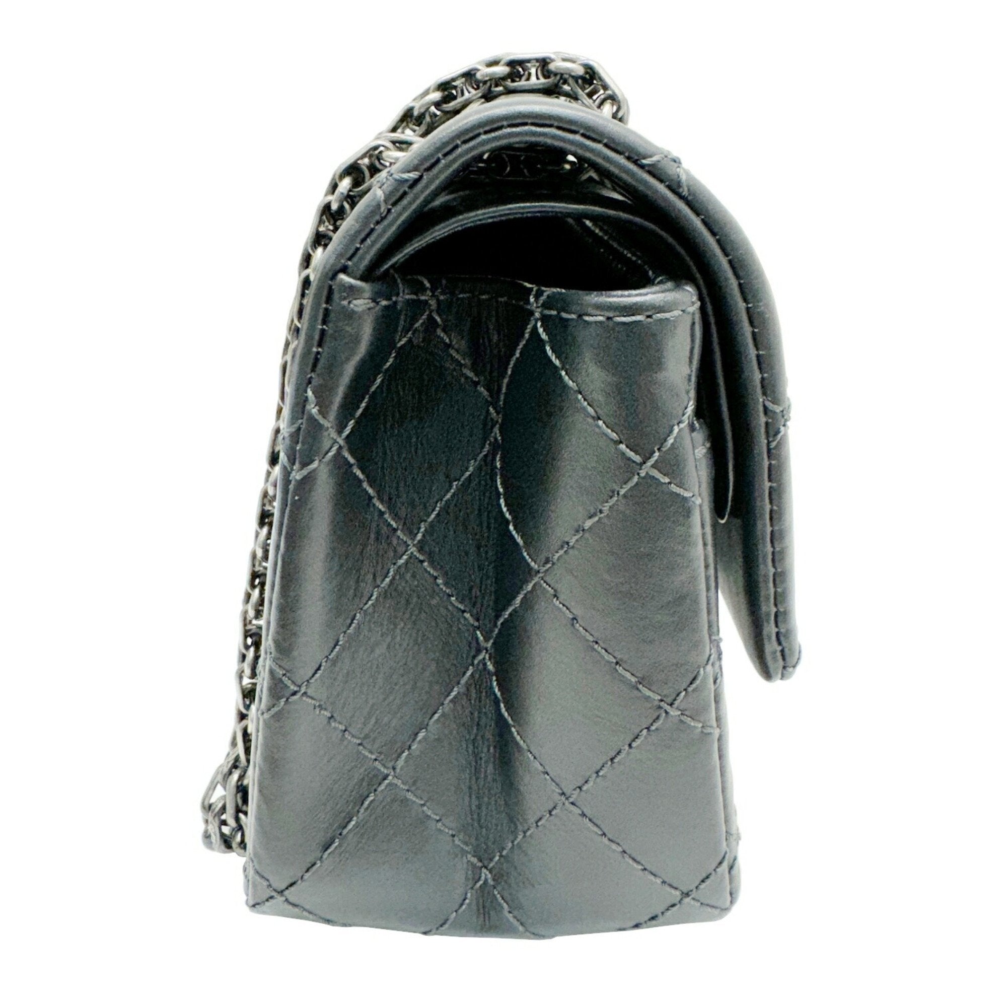 Chanel Dark Gray Leather Shoulder Bag (Pre-Owned)