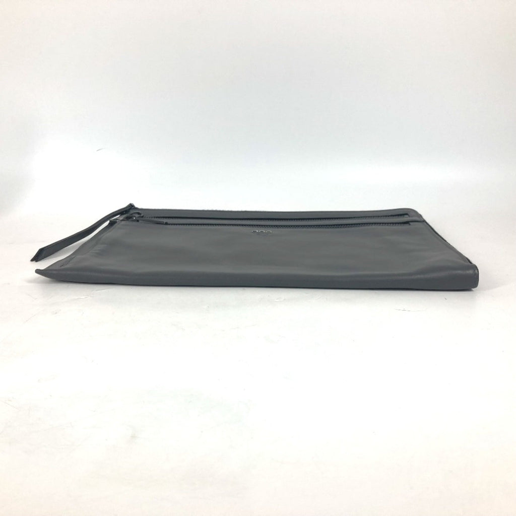 Fendi Gray Leather Clutch Bag (Pre-Owned)