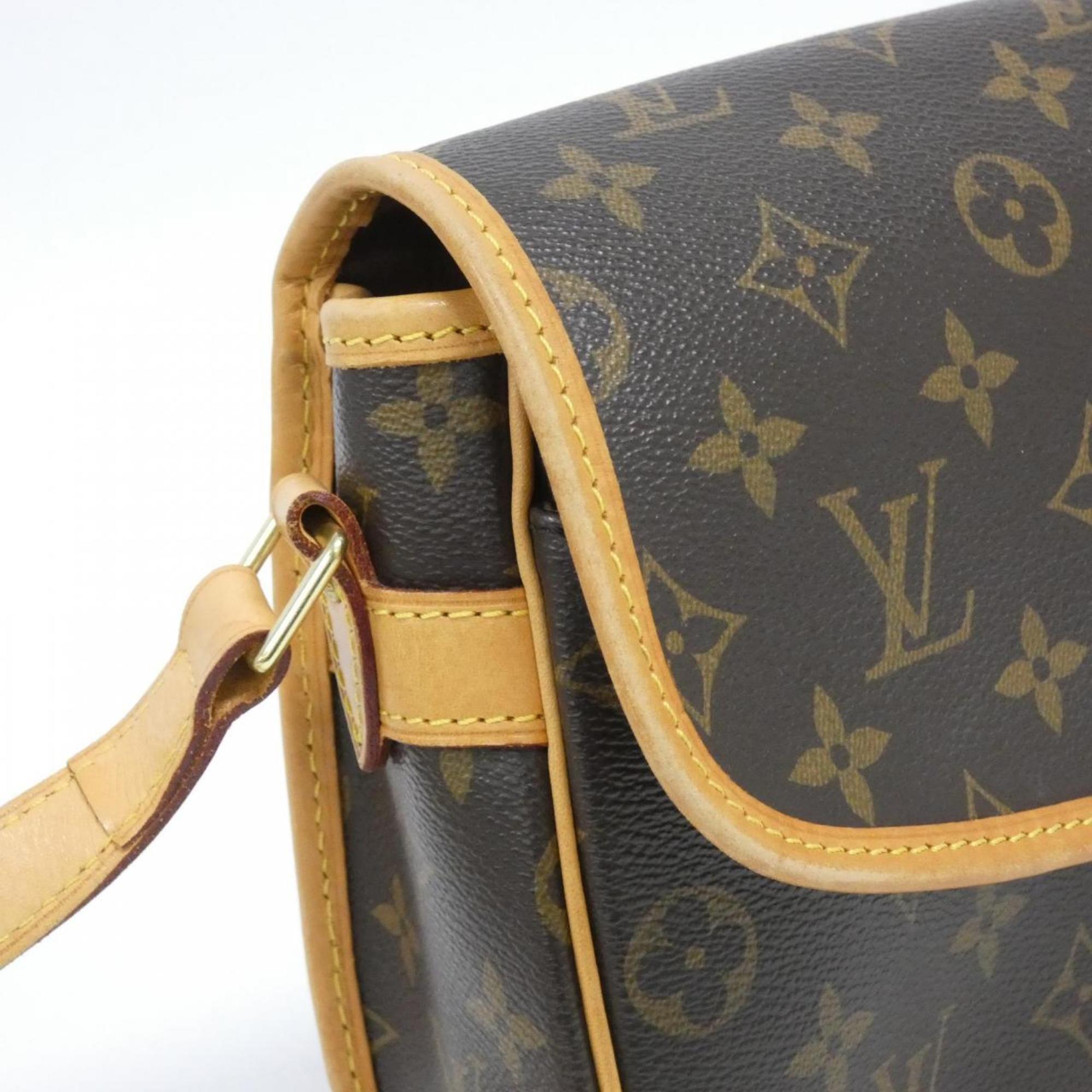 Louis Vuitton Marron Coated Canvas Shoulder Bag (Pre-Owned)