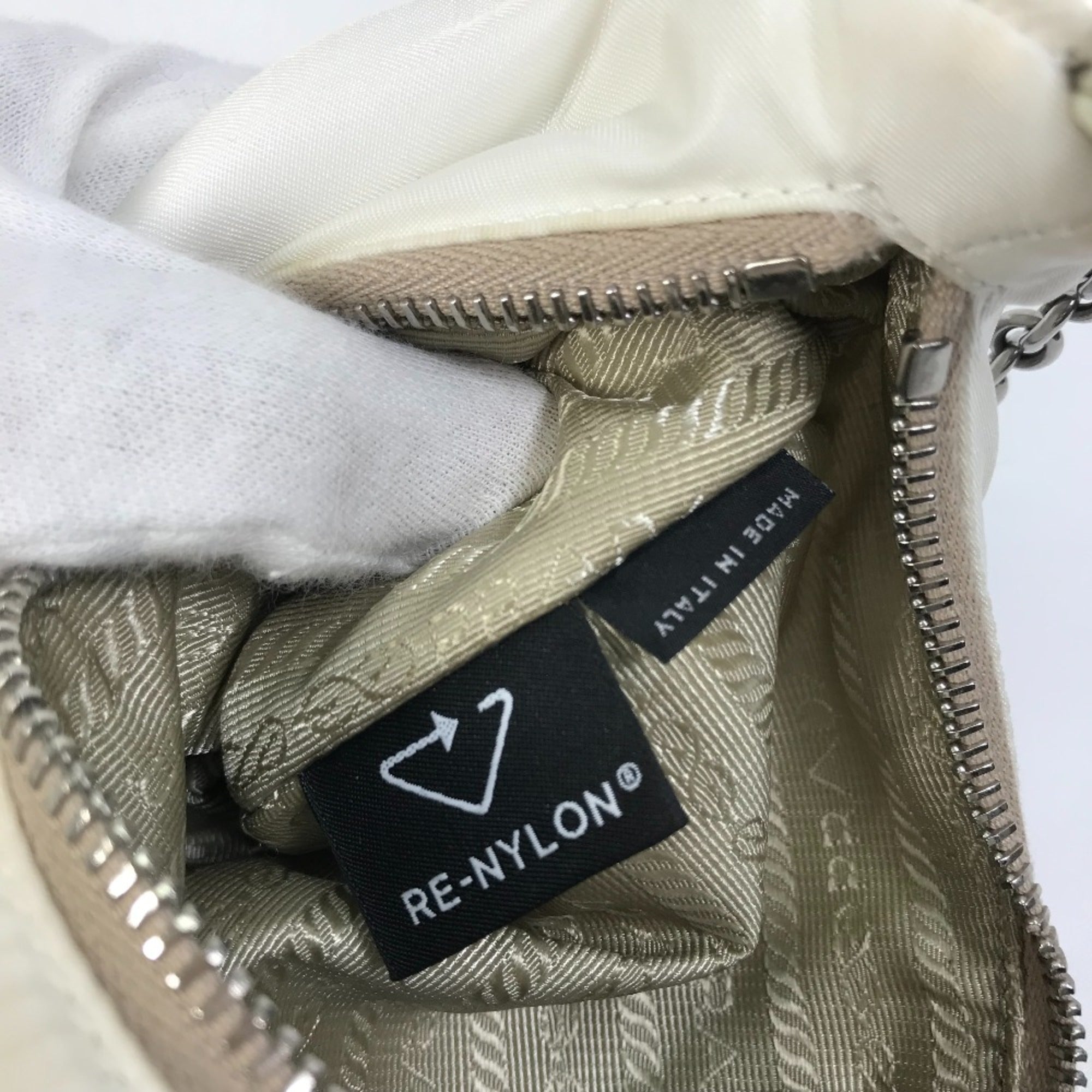 Prada White Cloth Shoulder Bag (Pre-Owned)