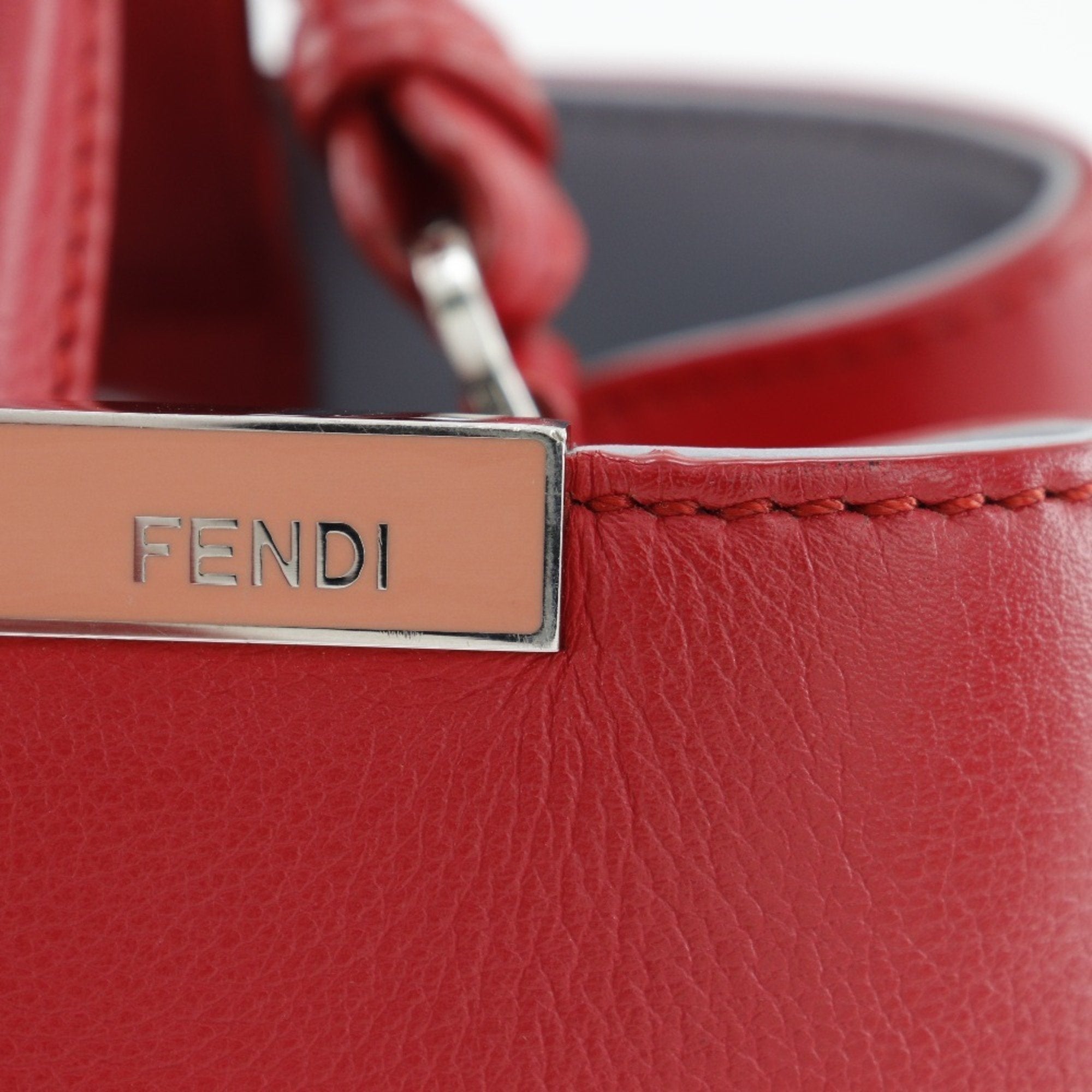Fendi Red Color Leather Handbag (Pre-Owned)