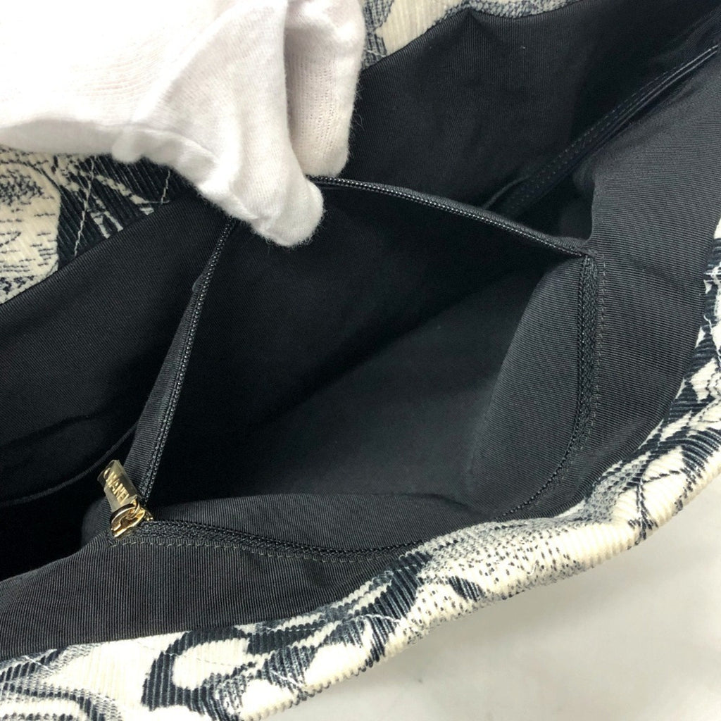 Chanel Black White Canvas Handbag Tote Bag (Pre-Owned)
