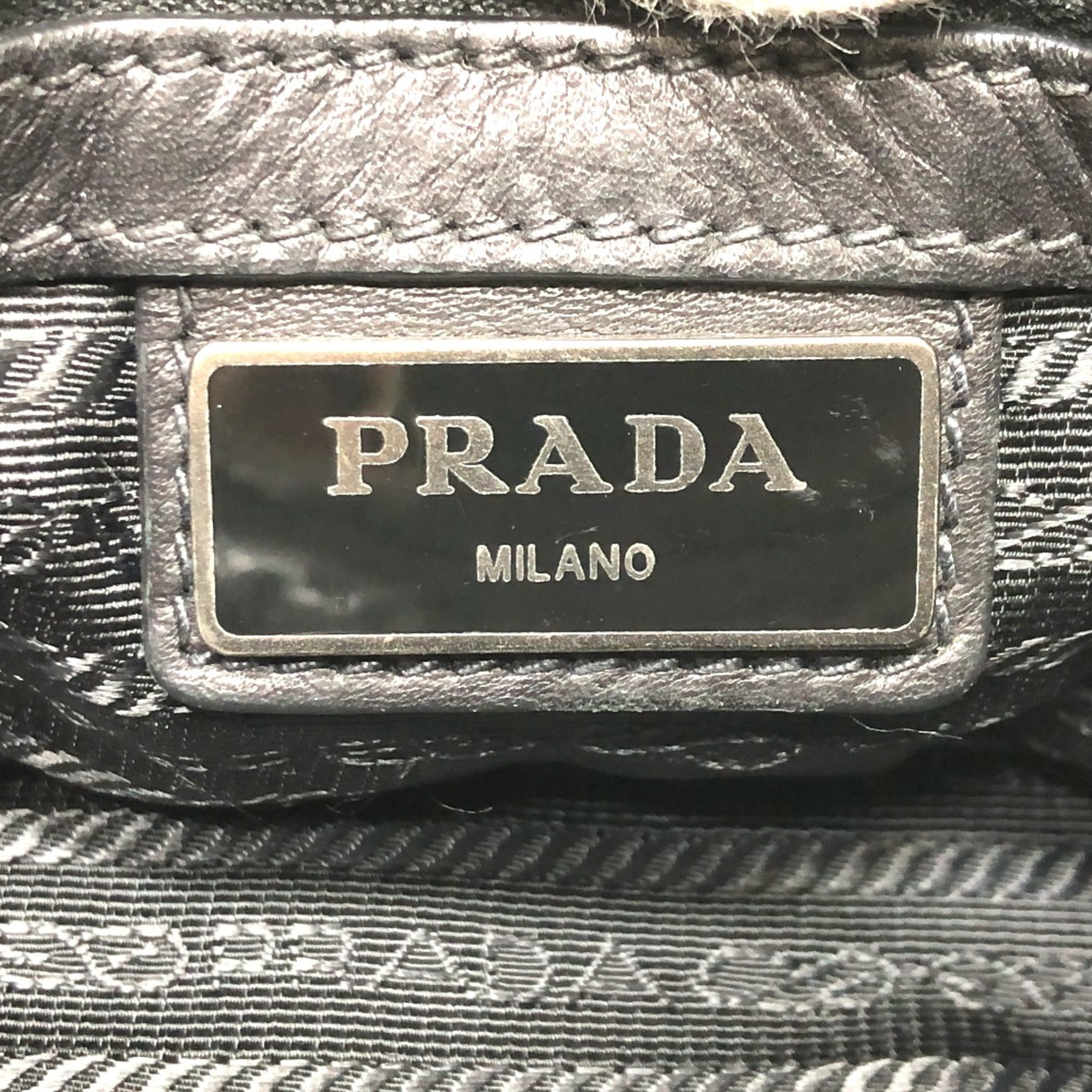 Prada Black Leather Shoulder Bag (Pre-Owned)