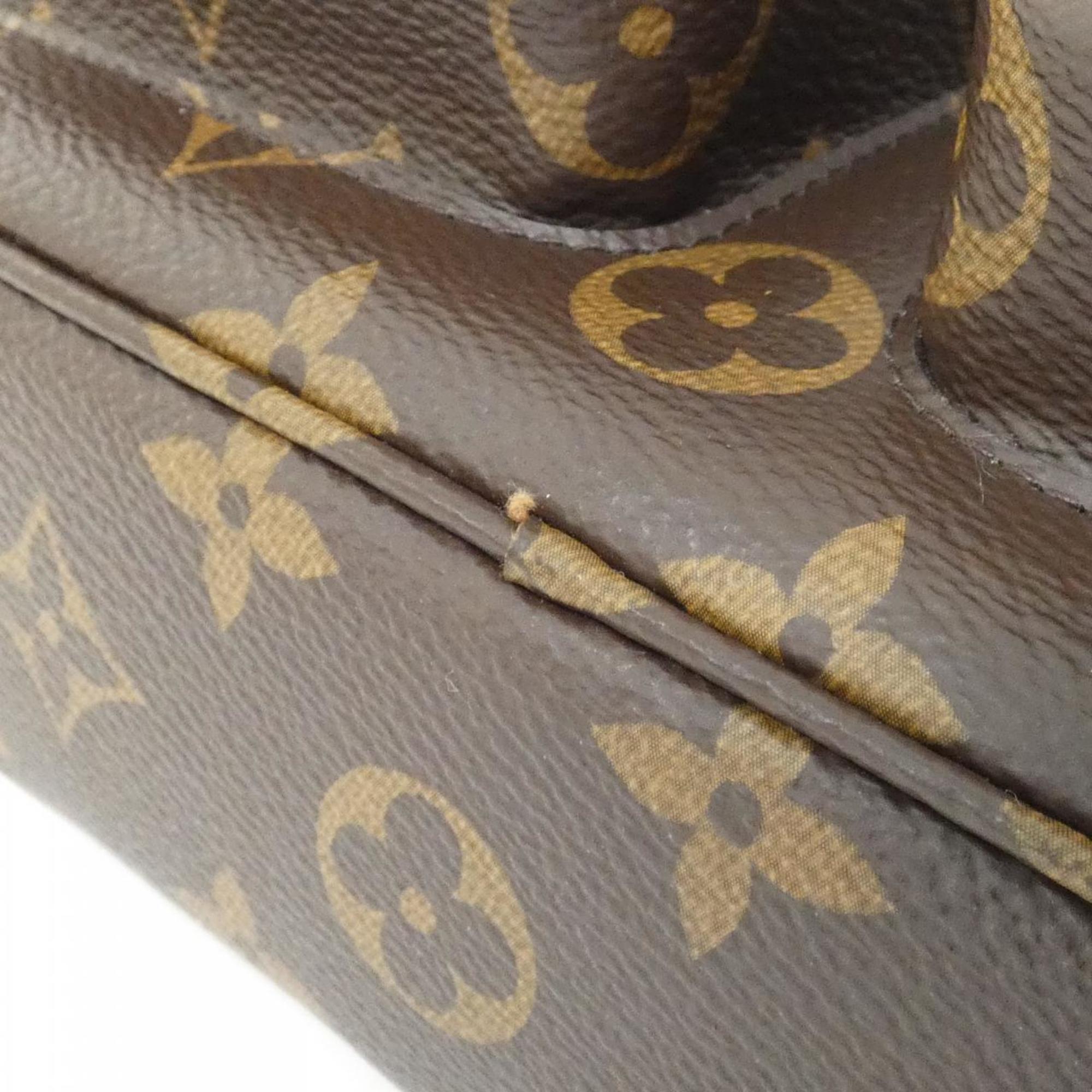 Louis Vuitton Marron Coated Canvas Pouch Shoulder Bag (Pre-Owned)
