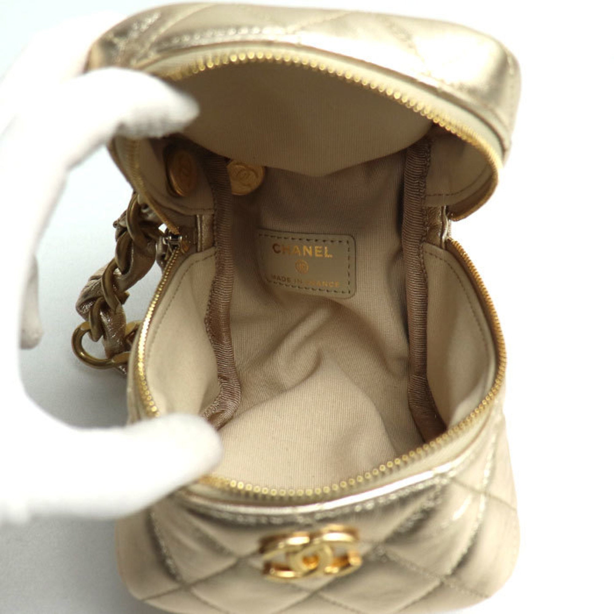 Chanel Matelasse Gold Leather Clutch Bag (Pre-Owned)
