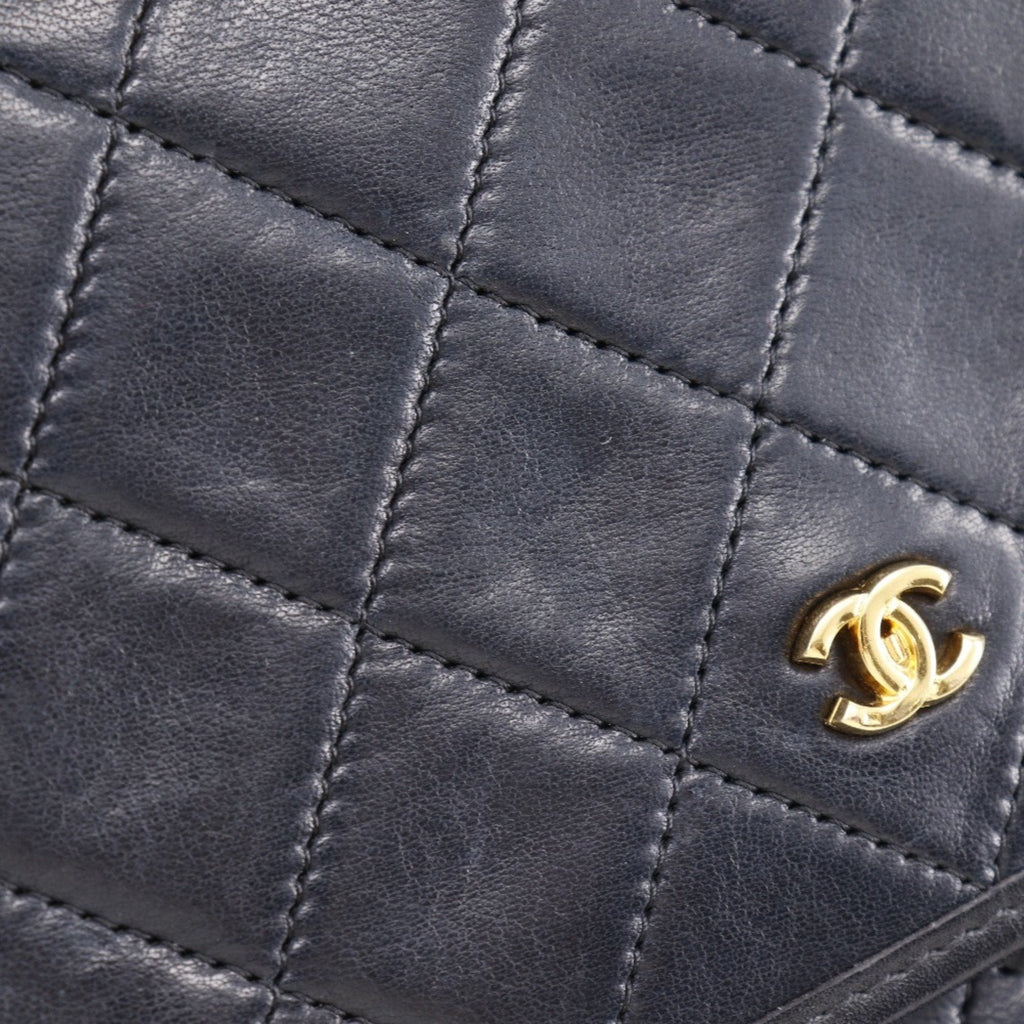 Chanel Black Leather Pochette Shoulder Bag (Pre-Owned)