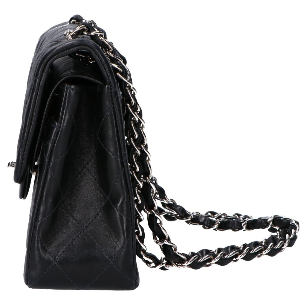 Chanel Matelasse Black Leather Shoulder Bag (Pre-Owned)