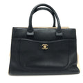 Chanel Black Leather Shoulder Bag (Pre-Owned)