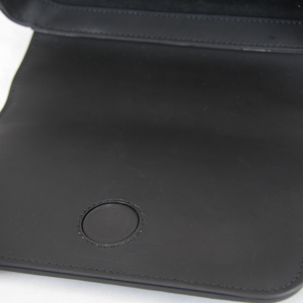 Gucci Black Rubber Shoulder Bag (Pre-Owned)