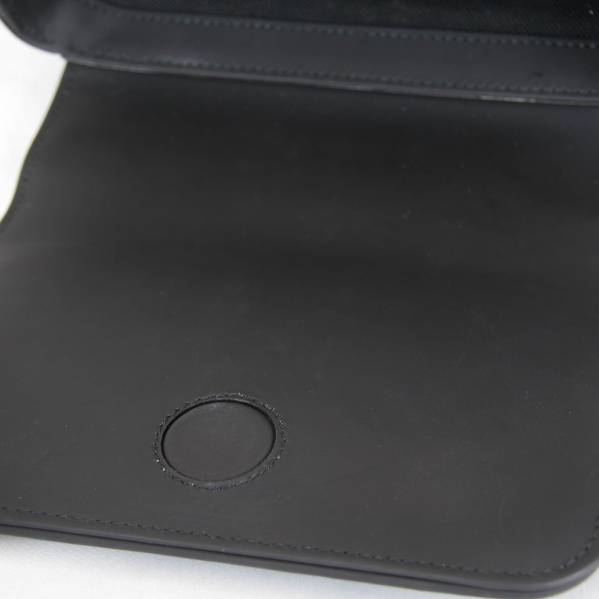 Gucci Black Rubber Shoulder Bag (Pre-Owned)