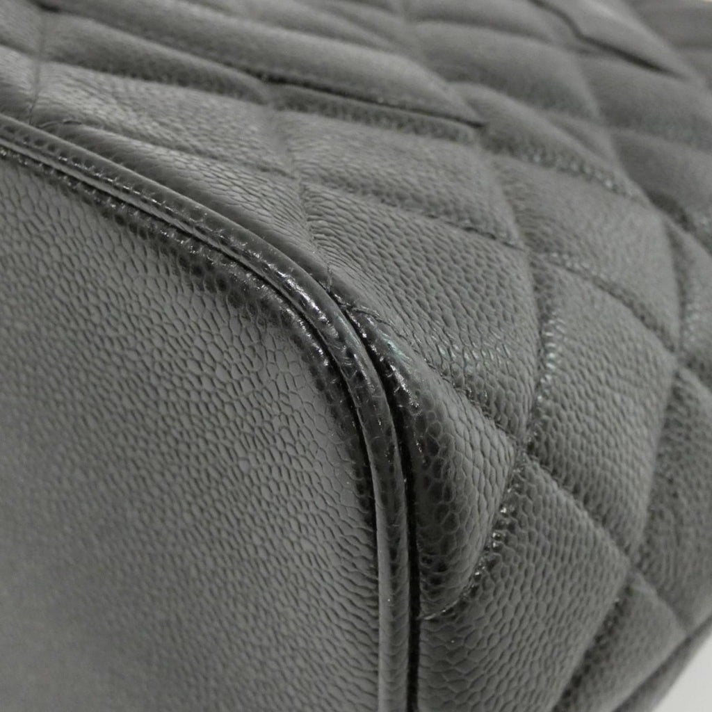 Chanel Black Grained Calfskin Handbag (Pre-Owned)