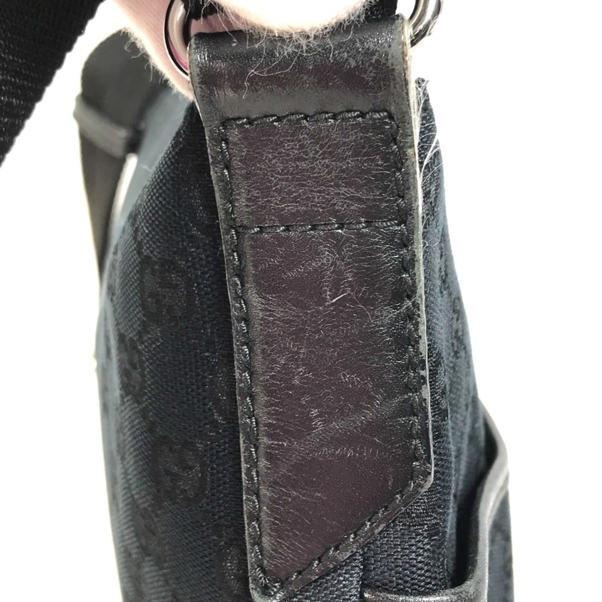 Gucci Black Gg Canvas Shoulder Bag (Pre-Owned)