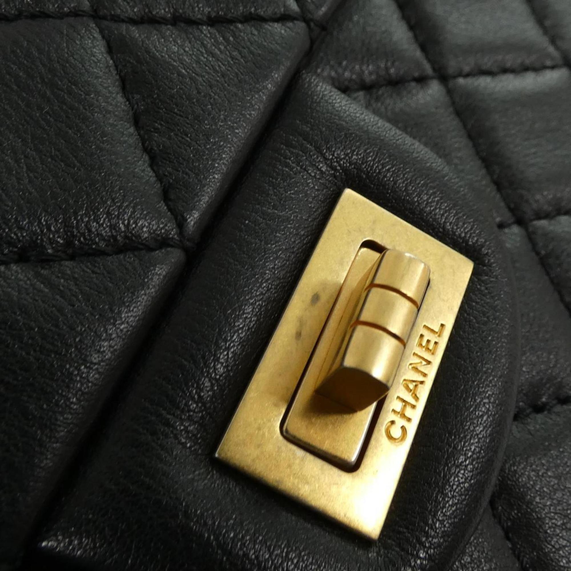 Chanel Black Leather Shoulder Bag (Pre-Owned)