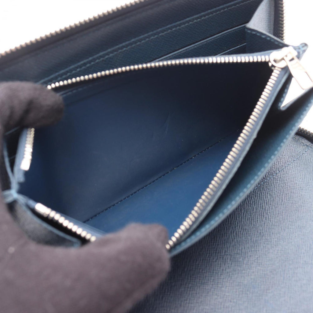 Louis Vuitton Navy Ocean Taiga Leather Long Wallet (Bi-Fold) (Pre-Owned)