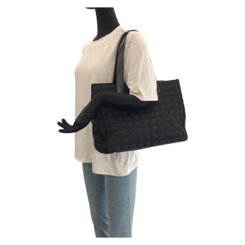 Chanel Black Nylon Leather Shoulder Bag Tote Bag (Pre-Owned)