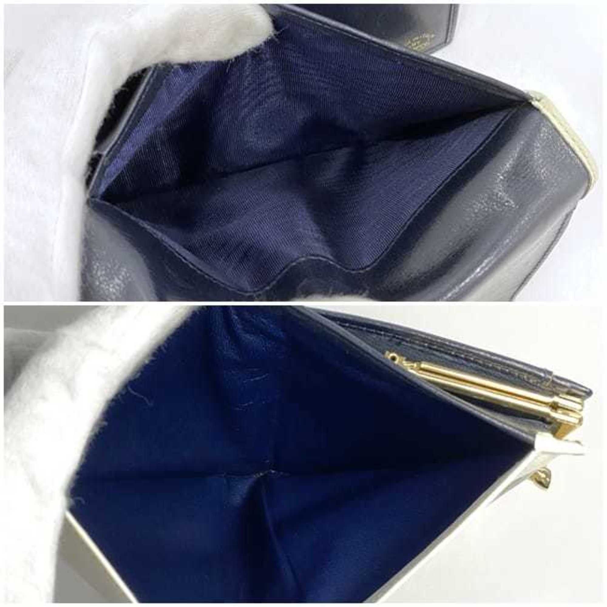 Gucci White Leather Wallet (Bi-Fold) (Pre-Owned)