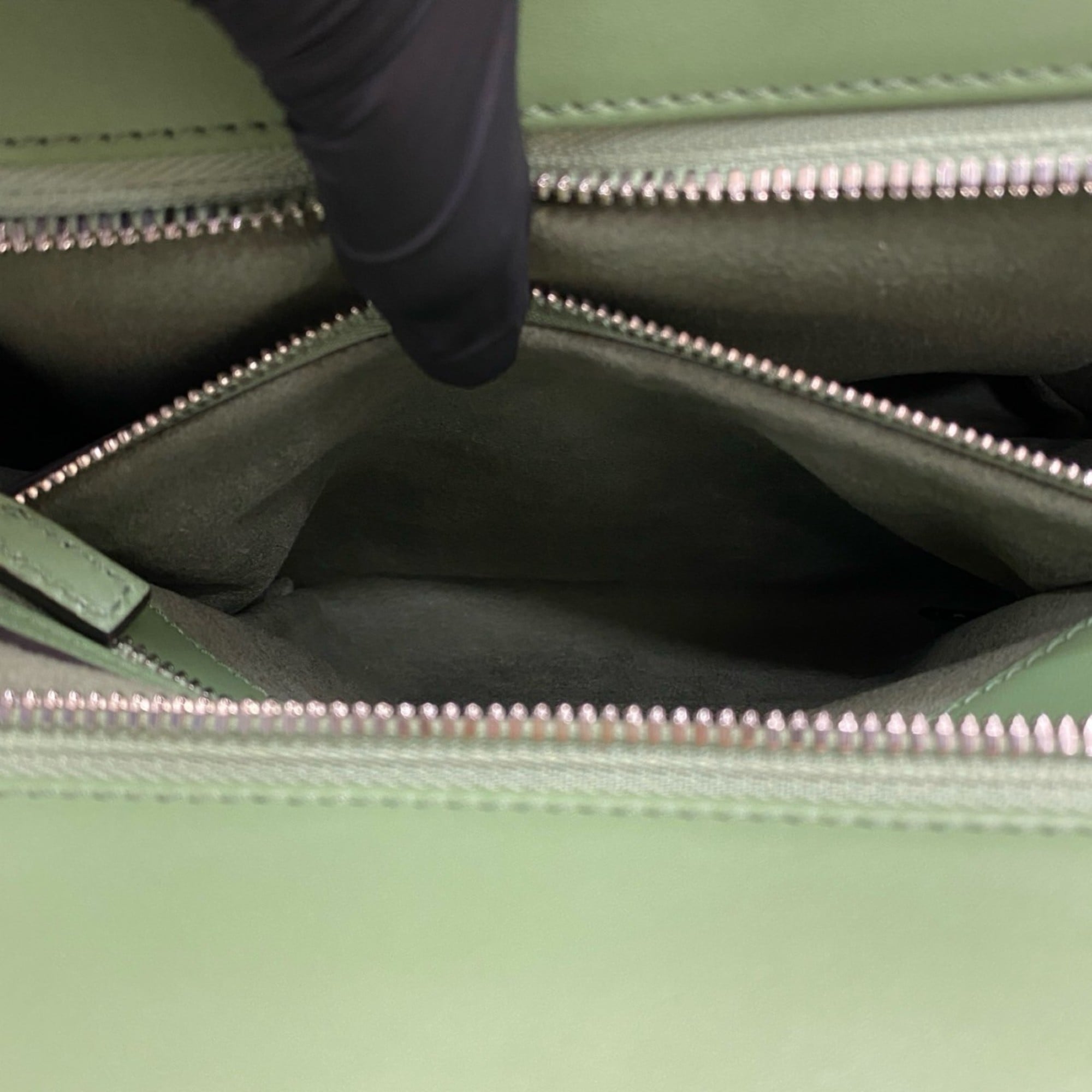 Gucci Green Leather Handbag Shoulder Bag (Pre-Owned)